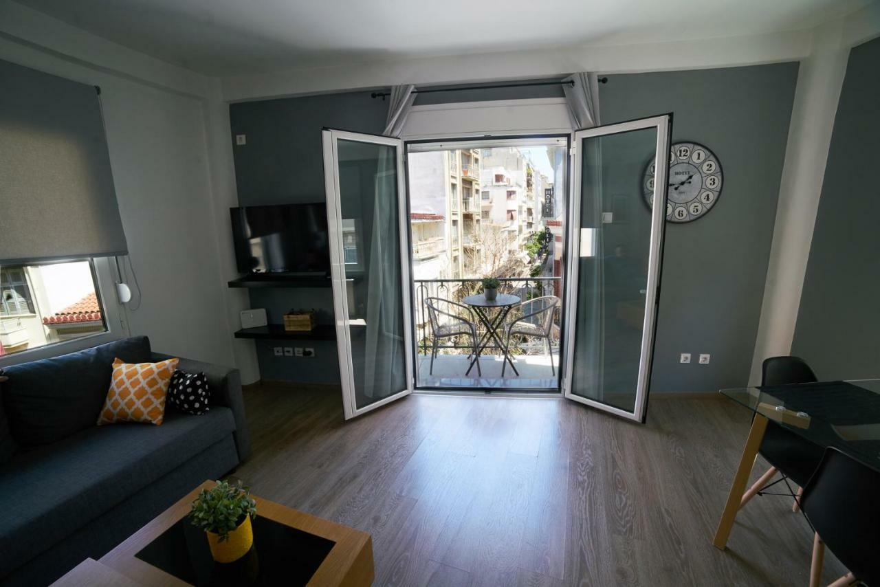 V&V Central & Elegant Apartment Athens Exterior photo
