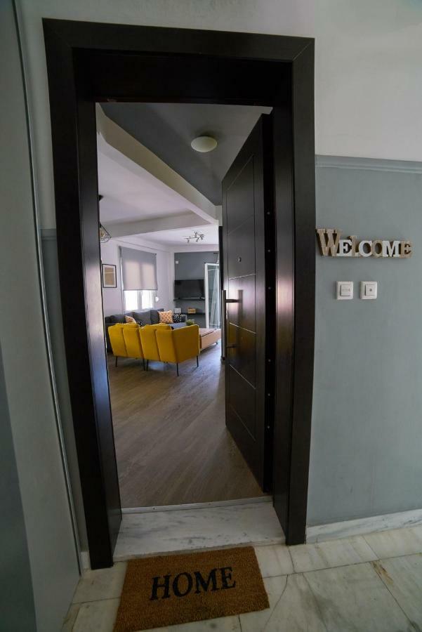 V&V Central & Elegant Apartment Athens Exterior photo